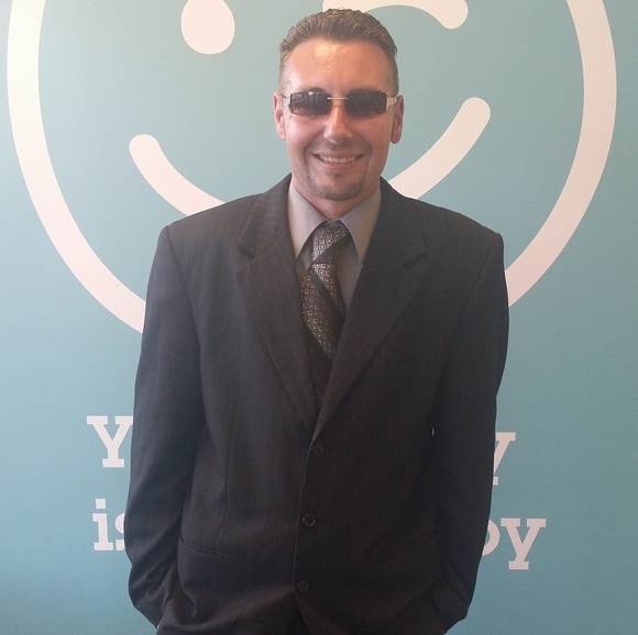 Meet your Posher, Joshua - Picture 1 of 4